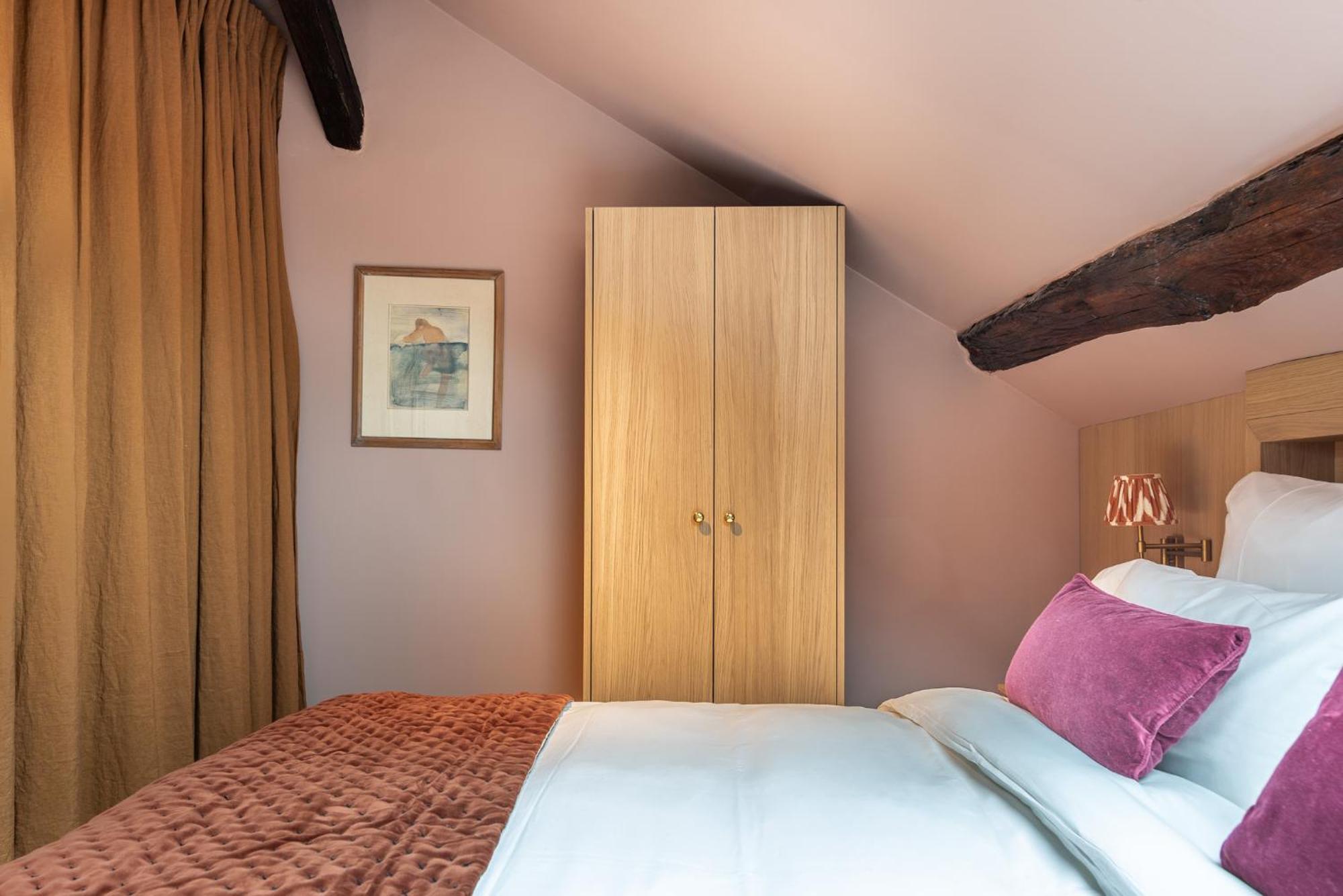 Maison La Boheme Montmartre - Studios & Apartments Париж Екстериор снимка