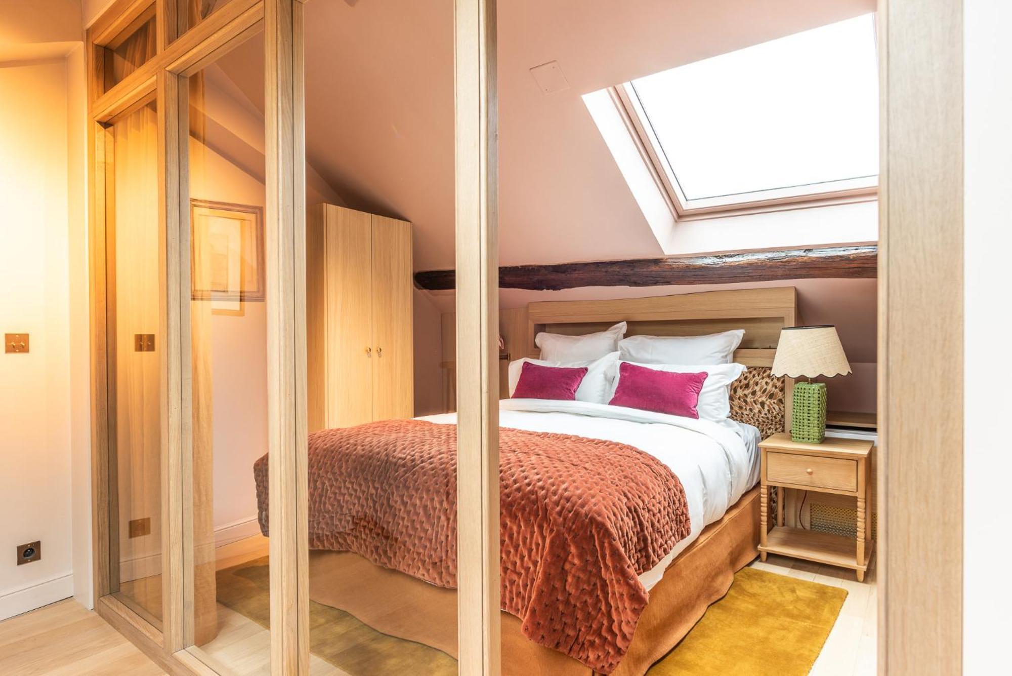 Maison La Boheme Montmartre - Studios & Apartments Париж Екстериор снимка