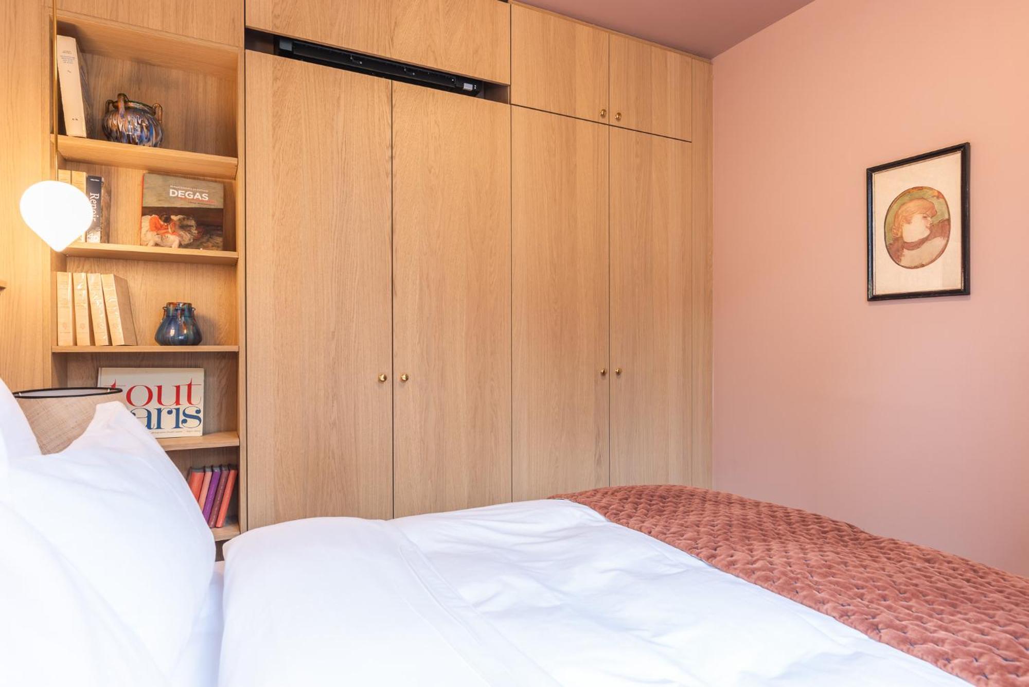 Maison La Boheme Montmartre - Studios & Apartments Париж Екстериор снимка