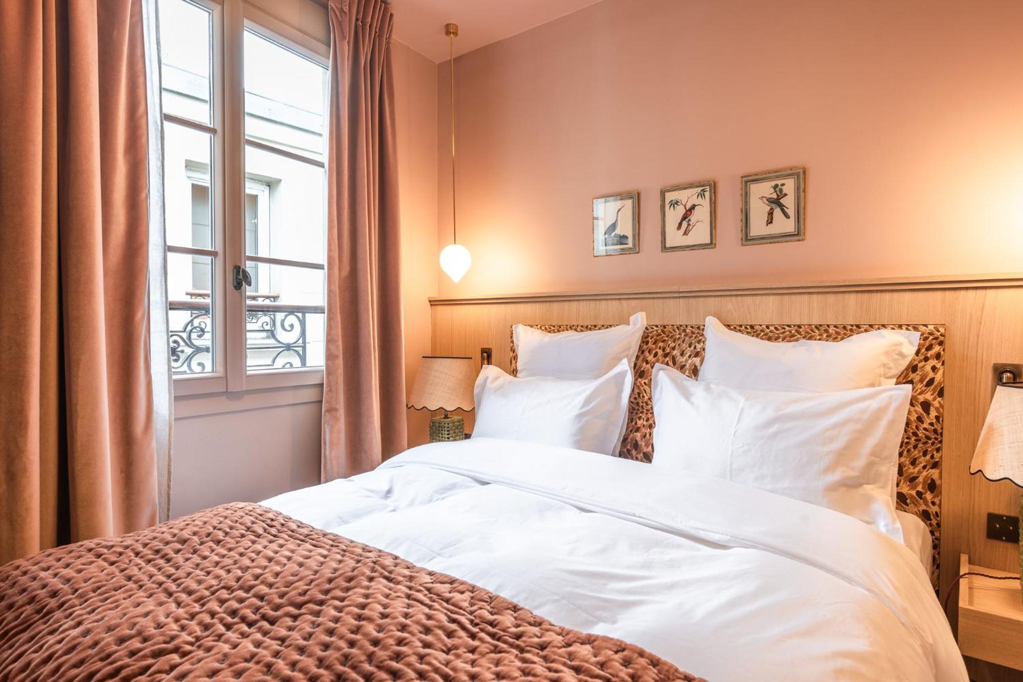 Maison La Boheme Montmartre - Studios & Apartments Париж Екстериор снимка