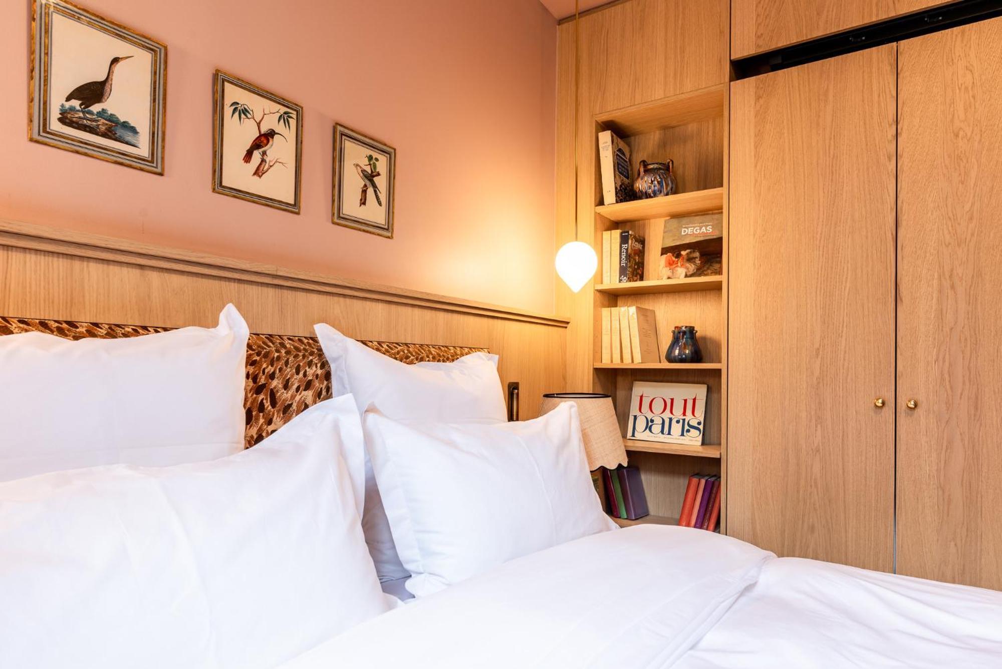 Maison La Boheme Montmartre - Studios & Apartments Париж Екстериор снимка