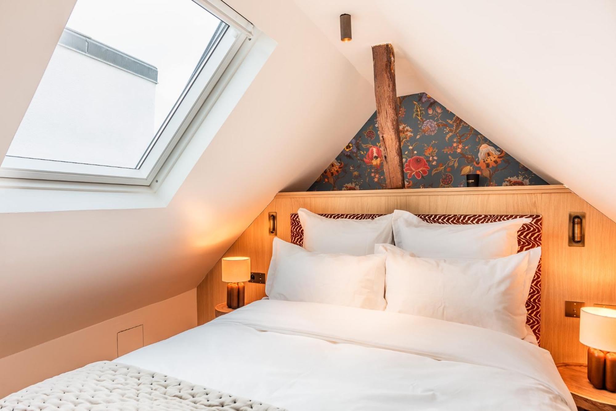 Maison La Boheme Montmartre - Studios & Apartments Париж Екстериор снимка