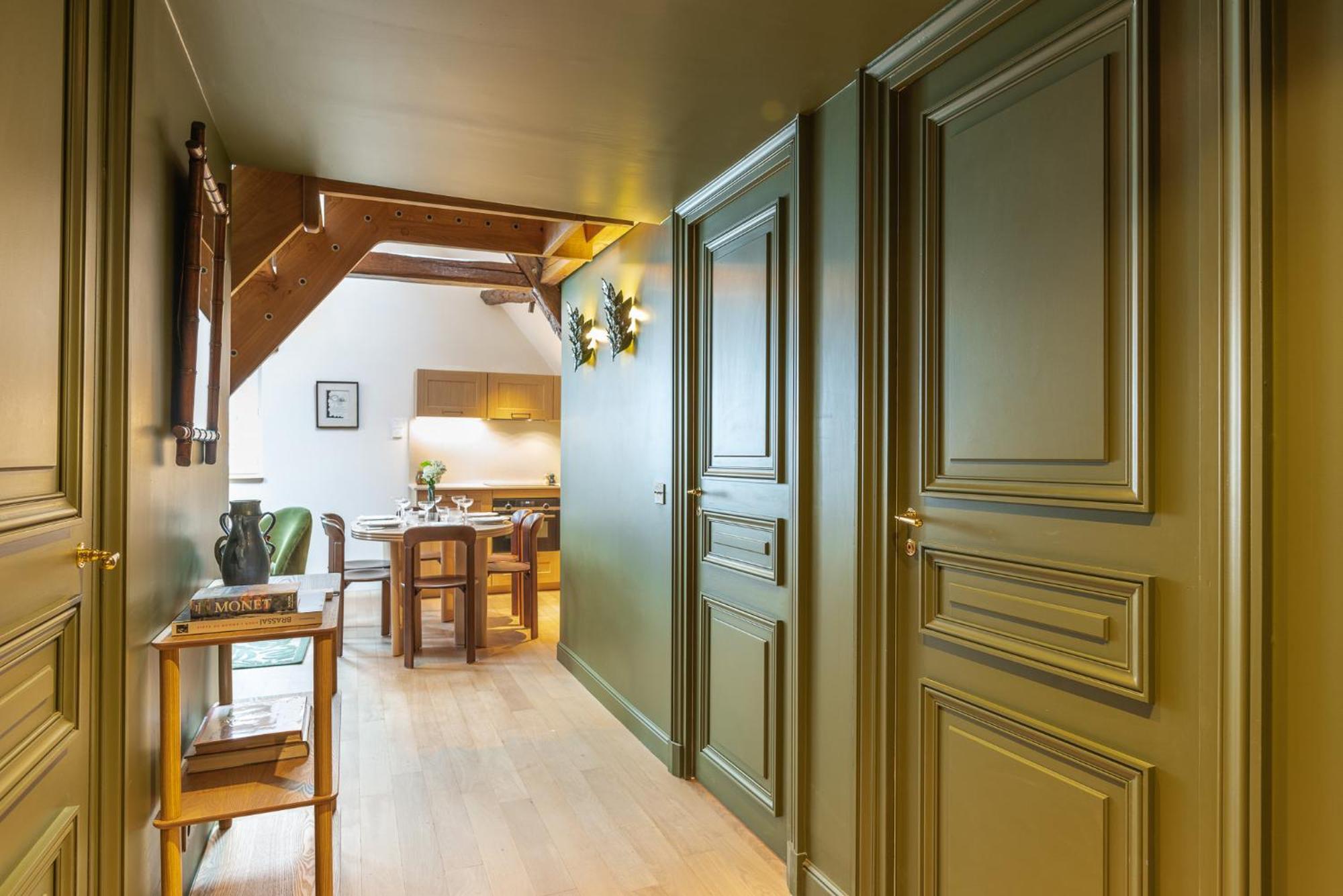 Maison La Boheme Montmartre - Studios & Apartments Париж Екстериор снимка
