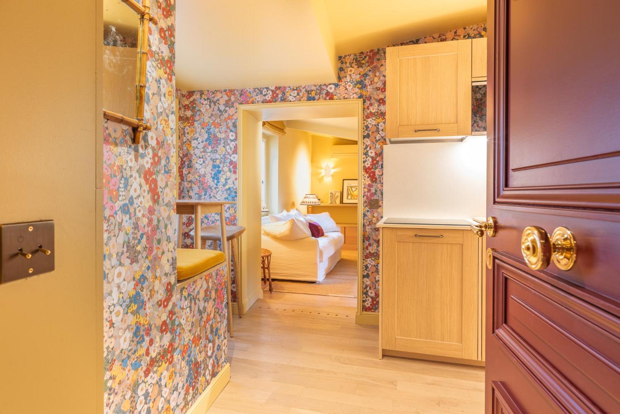 Maison La Boheme Montmartre - Studios & Apartments Париж Екстериор снимка