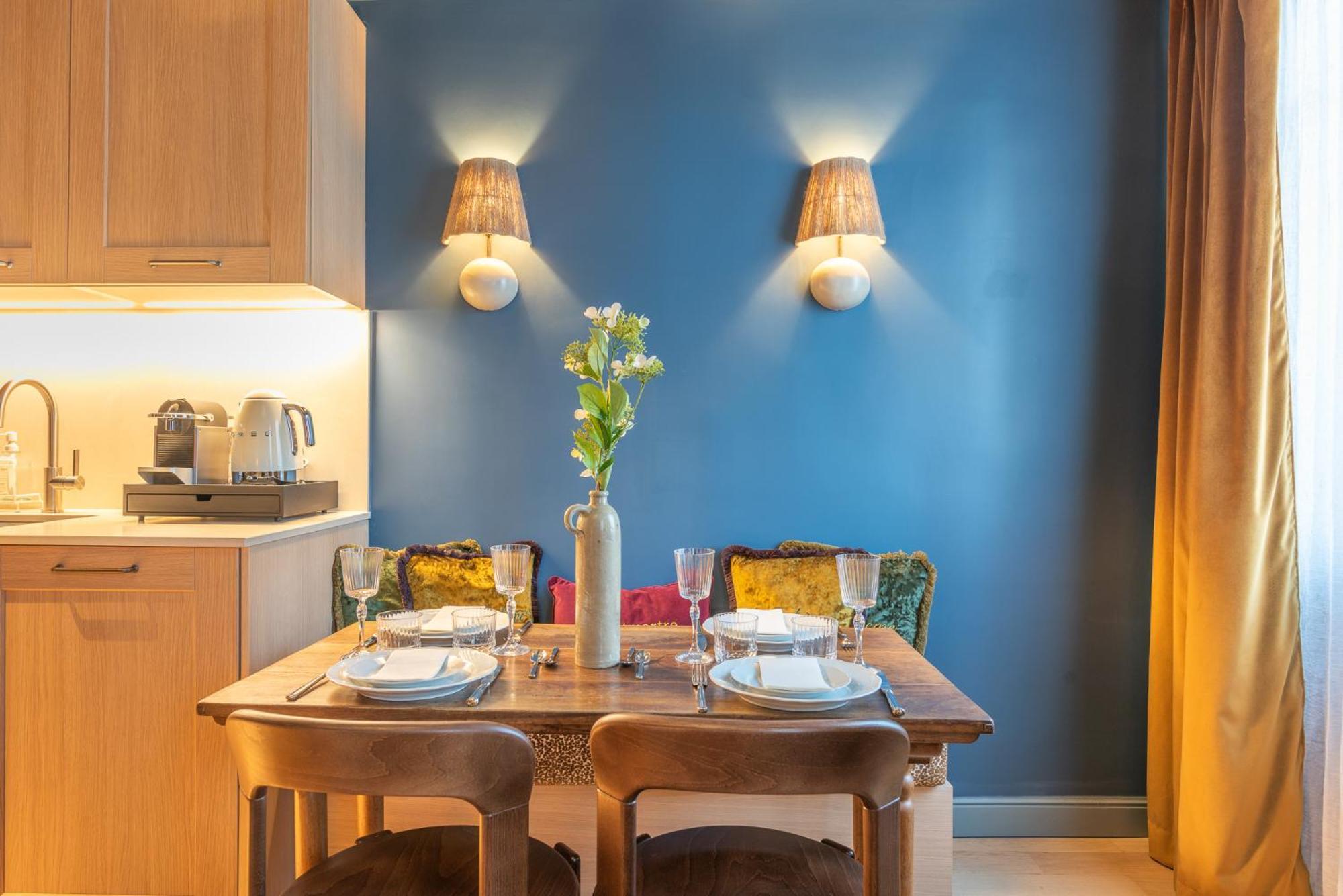 Maison La Boheme Montmartre - Studios & Apartments Париж Екстериор снимка