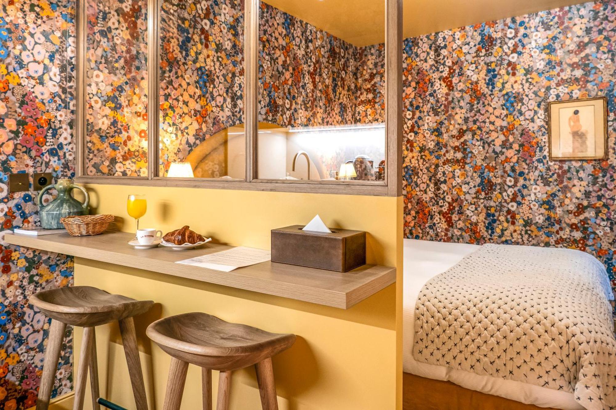 Maison La Boheme Montmartre - Studios & Apartments Париж Екстериор снимка